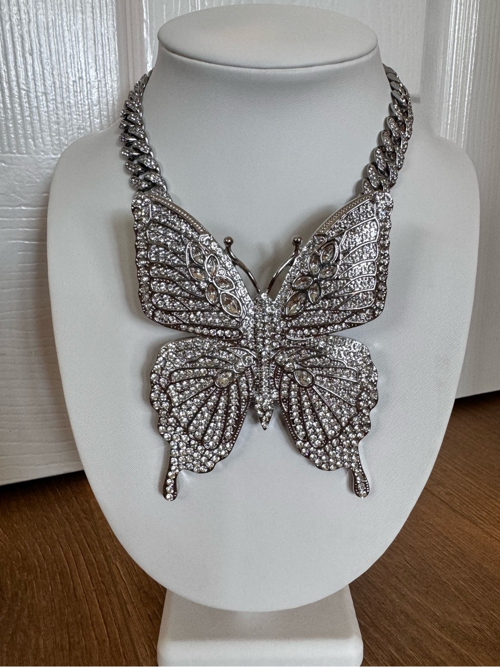 Large butterfly statement necklace choker rhinestones chunky chain extravaganza